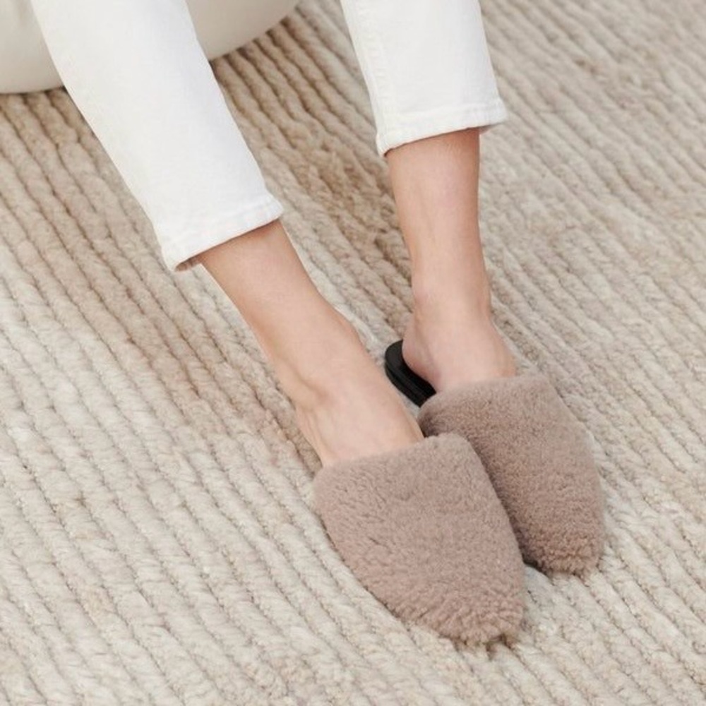 Jenni Kayne Shearling Mules (Sz 37) Fur Almond-Toe Slip-Ons Flats Taupe Smoke